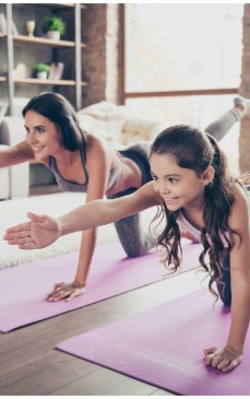Fă aceste exerciții pentru acasă: antrenamente eficiente și ușoare