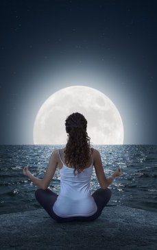 Ritualuri de Lună Plină: 10 lucruri pe care ar trebui și pe care nu ar trebui să le faci