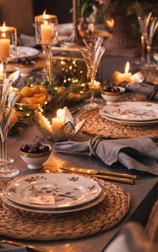 Aranjarea meselor festive: 7 reguli de etichetă de care să ții cont