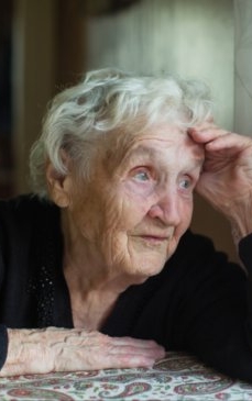 Scrisoarea unei mame pe care orice copil, mic sau mare, trebuie să o citească. „Mă iartă, copilul meu, că nu-ți mai pot fi ceea ce am fost cândva"