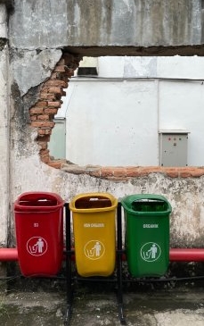 Coșuri de gunoi și accesorii pentru acestea de la Sanito.ro