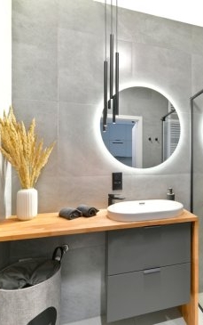 10 trucuri ingenioase pentru o baie mai spațioasă