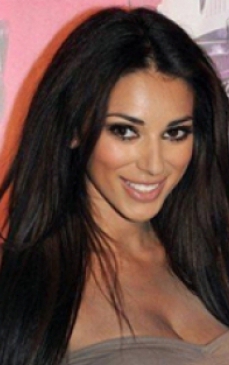 Iata cum arata cea mai fidela sosie a lui Kim Kardashian