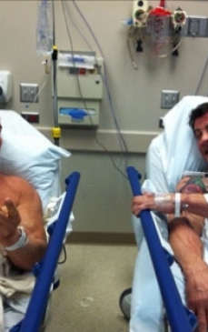 Schwarzenegger si Stallone, colegi pe patul de spital