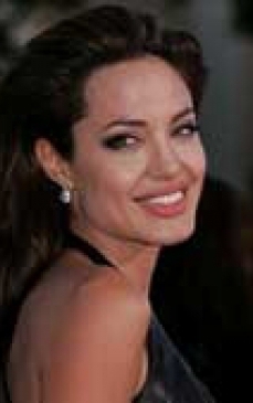Stilul Angelina Jolie
