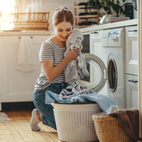 Sfaturi utile: cum să îți speli hainele ca să le prelungești viața