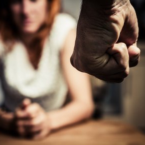 Victimele violenței domestice, afectate grav de pandemie: numărul abuzurilor este în continuă creștere