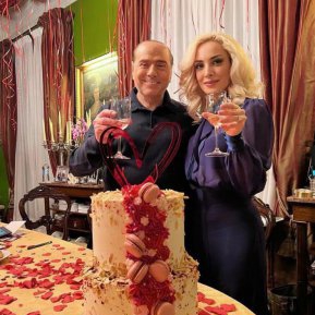 Nuntă controversată: Berlusconi s-a "însurat", la 85 de ani, cu o femeie de 32 de ani