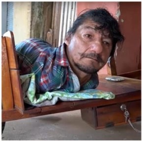 Un tată fără brațe și picioare își crește exemplar cele două fiice, după ce mama lor i-a abandonat când erau bebeluși