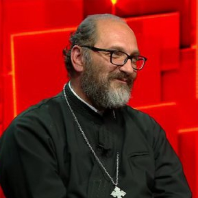 Când nu au voie femeile să intre în biserică: părintele Constantin Necula ne lămurește