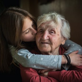 De ce bunica maternă este cea mai importantă ființă din viața copilului