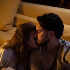 Aceste 3 fraze il ajuta sa se conecteze emotional cu tine