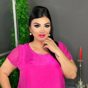 Adriana Bahmuțeanu s-a logodit la biserică și este pregătită din nou pentru marele „DA”. Cine este bărbatul din viața ei