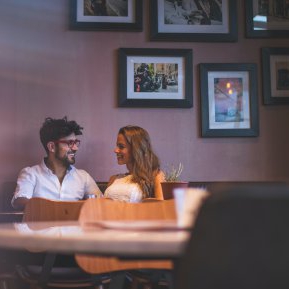 3 lucruri pe care sa nu i le spui niciodata unui tip (mai ales la prima intalnire)
