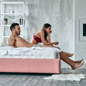 11 semne că el nu se implică suficient în relația voastră