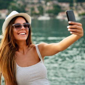 7 motive pentru care selfie-urile ar trebui să facă parte din rutina ta zilnică