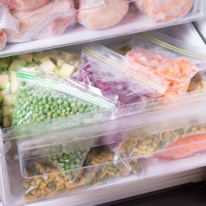 Produsul alimentar extrem de popular, pe care mai toți românii îl au în congelator, dar este extrem de nesănătos