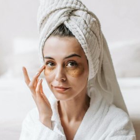 3 tratamente faciale pe care le poți face acasă