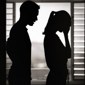 50 de întrebări importante care te ajută să realizezi dacă ești sau nu victimă a unui abuz emoțional