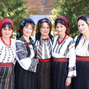 Cum au ajuns Surorile Osoianu să reprezinte folclorul românesc peste hotare