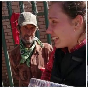 Un om al străzii a reușit să-i ofere fiicei sale un cadou nesperat, cu ajutorul unui străin cu inimă bună