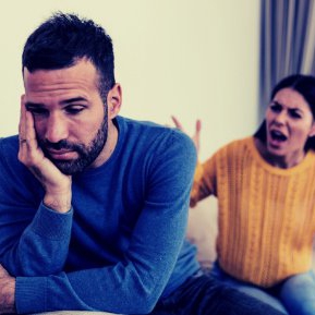 Un bărbat refuză să-și facă test ADN chiar dacă află că logodnica lui a fost adoptată și suspectează că ar fi rude