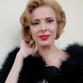 Dramele neștiute din viața Monicăi Davidescu. A rămas fără mamă la vârsta de trei ani și a aflat că i-a murit tatăl înainte de a urca pe scenă