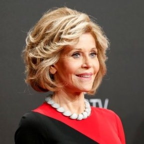 Tumultoasa viață a lui Jane Fonda. S-a luptat constant cu viața, dar a ieșit mereu învingătoare