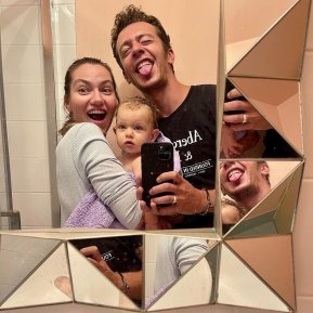 Ce familie frumoasă are Jean Gavril! Cine este femeia pe care artistul o iubește cu patos de când erau în liceu