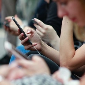 Cinci moduri prin care poți scăpa de dependența de telefon