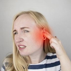Puls în ureche: cauze și remedii