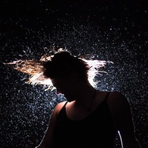 Ecstatic dance: ce înseamnă și ce beneficii îți aduce?
