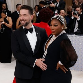 Serena Williams este din nou însărcinată! A făcut marele anunț pe covorul roșu de la Met Gala