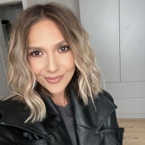 Adela Popescu nu poate sta departe de lumina reflectoarelor! Ce proiect nou pregătește