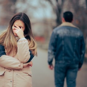 De ce bărbații își fac bagajele și pleacă fix în cele mai grele momente ale vieții