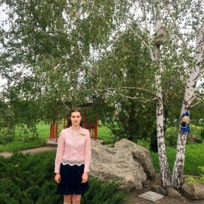 Evelina a luat locul 1 la olimpiada de limba română din Ucraina. "Avem subsol unde ne ducem când sună alarma"