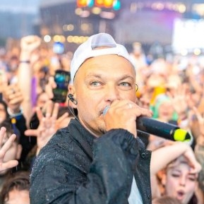 "Te rog eu frumos să lași oamenii în pace"! Reacția lui Puya la adresa personalului de la pază din timpul unui concert la Costinești