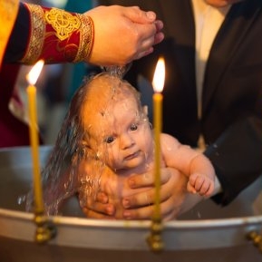 De ce Sfânta Taină a Botezului trebuie primită în fragedă pruncie