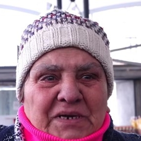 Tanti Rodica, părăsită de părinți și uitată de proprii copii: „Îmi fac un ceai și mă culc, mai fierb un cartof când n-am pâine”
