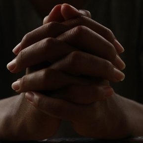 Rugăciunea de la 12 noaptea te ajută să treci peste momentele grele