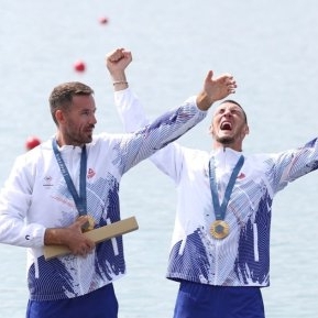 Cine sunt sportivii care au câștigat aurul la dublu vâsle masculin, la Jocurile Olimpice. Cornea Andrei și Enache Marian au scris istorie!