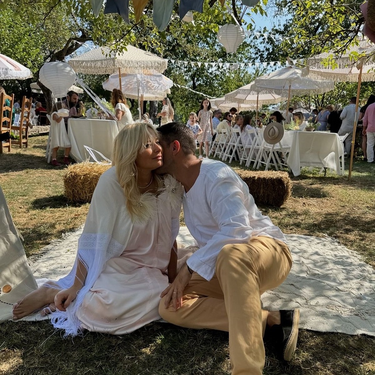 Laura Cosoi a dat din casă! A mărturisit că-i face reproșuri soțului în public, la întâlnirile cu prietenii. "Acasă nu avem timp"