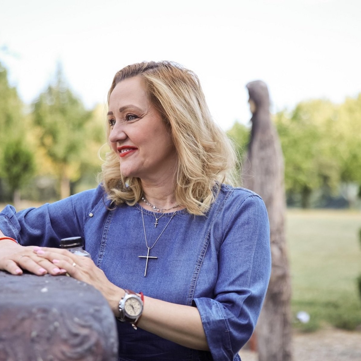 De ce poartă Elena Lasconi două cruci la gât. De ce sunt atât de speciale pentru ea