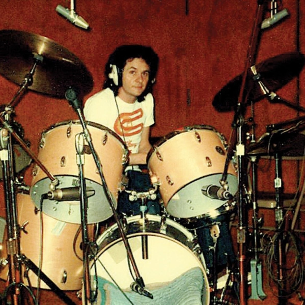 A murit bateristul trupei Bee Gees, Dennis Bryon, la vârsta de 76 de ani