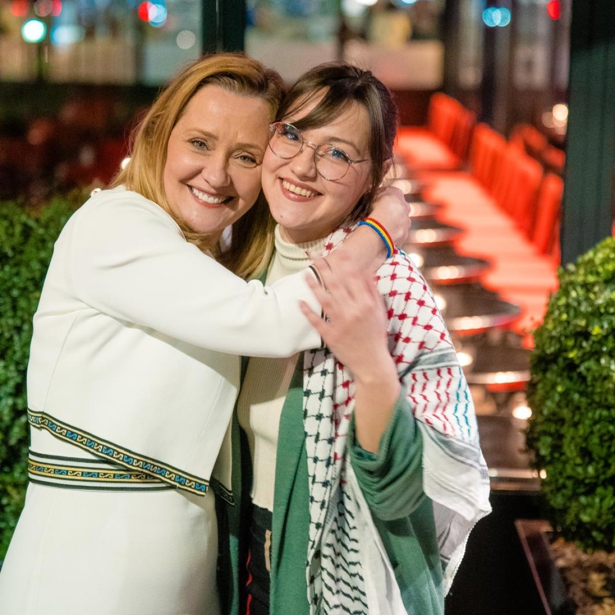 Cum se mai înțelege Elena Lasconi cu fiica ei, Oana, după scandalul în care au fost implicate în urmă cu un an