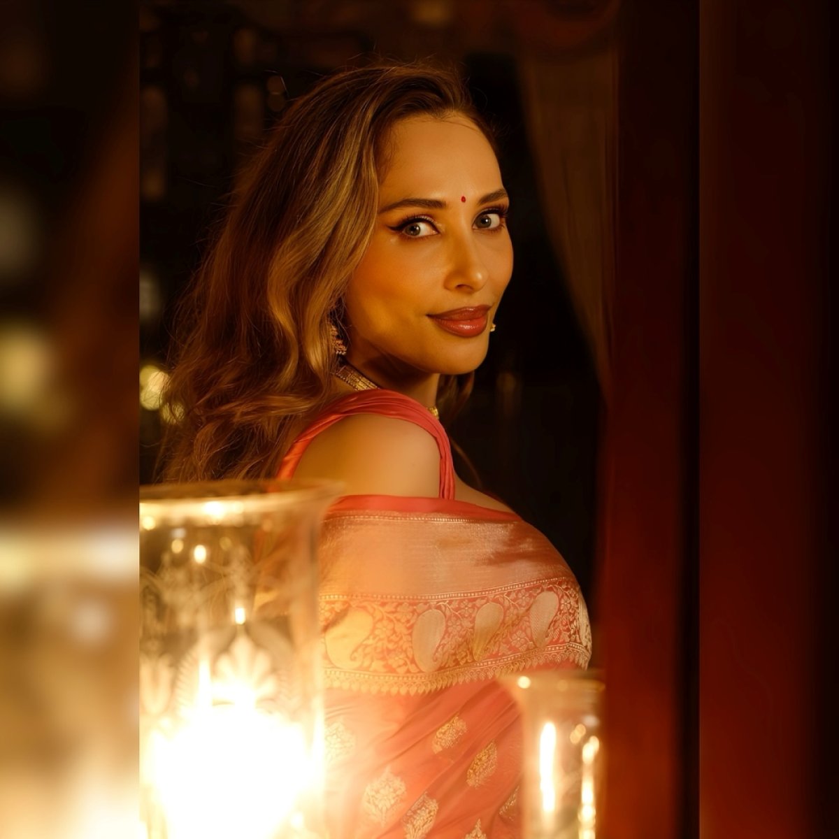 E oficial, relația Iuliei Vântur cu Salman Khan este tot mai serioasă. Starul din India i-a cunoscut părinții
