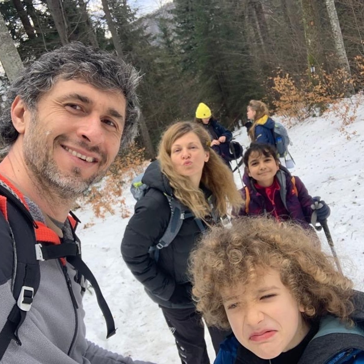 Dragoș Bucur nu este de acord cu studiile în străinătate. „Cred că e puțin greșit să îi crești pentru a pleca de lângă tine"