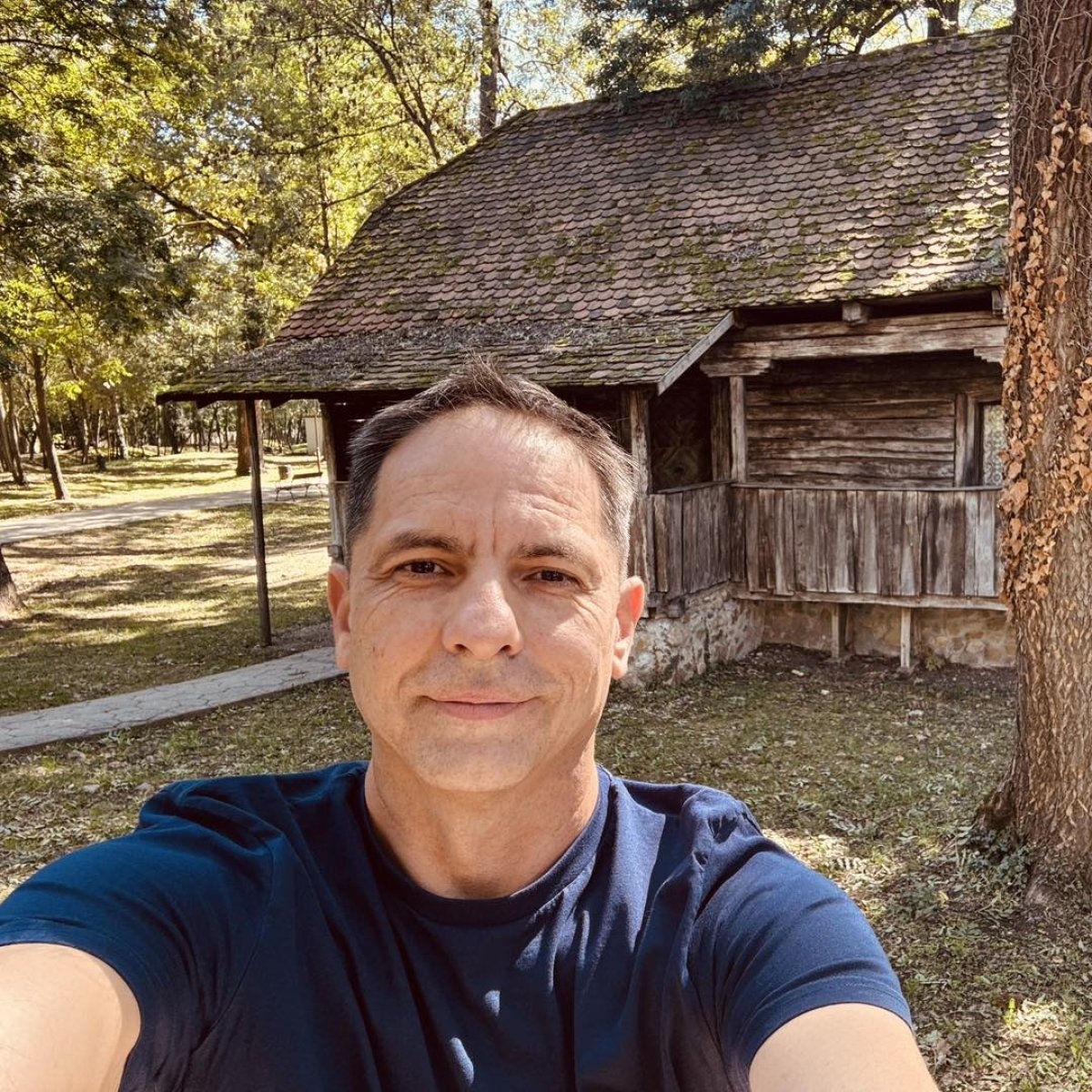 Cum a reacționat Dan Negru când a văzut pe internet știre că ar fi murit. "Când „am murit” prima dată la știri, mama a plâns toată ziua"