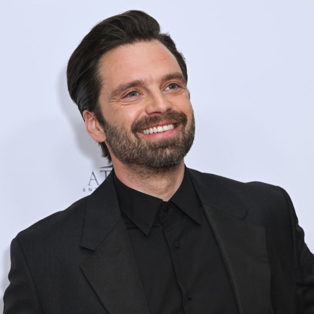 Primul actor român cu dublă nominalizare la Globurile de Aur. A dat lovitura la Hollywood în rolul celui mai controversat președinte din America
