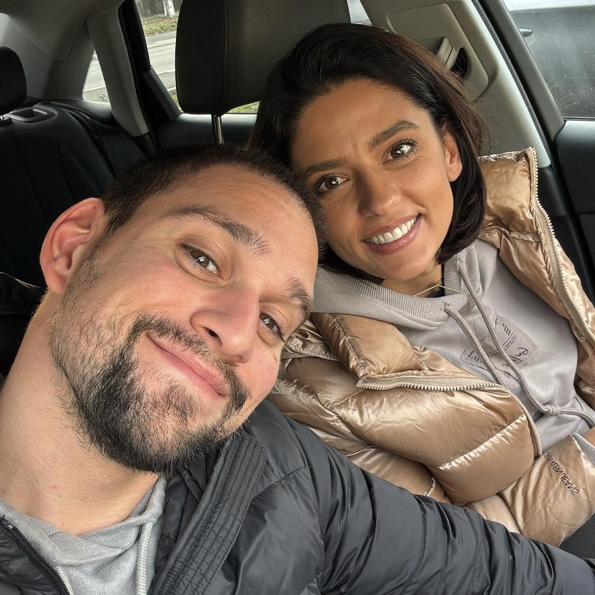 De ce a plecat Vlad Gherman fără soția lui în vacanță, deși încă sunt proaspăt căsătoriți. Oana Moșneagu nu s-a putut abține și i-a lăsat un comentariu în online